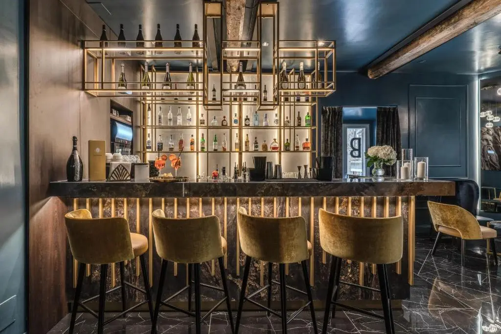 Bar/lounge