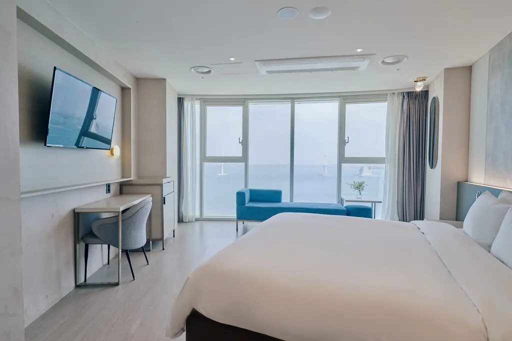 Deluxe Ocean View Double - Bed