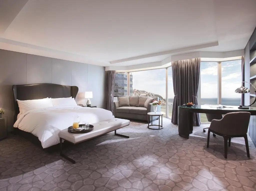 Annex Building Premium Deluxe Partial Ocean View Room - Bed
