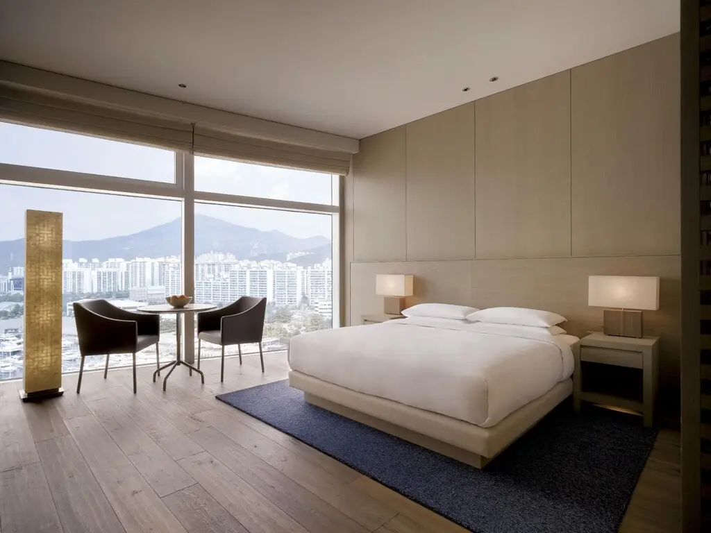 Guest room